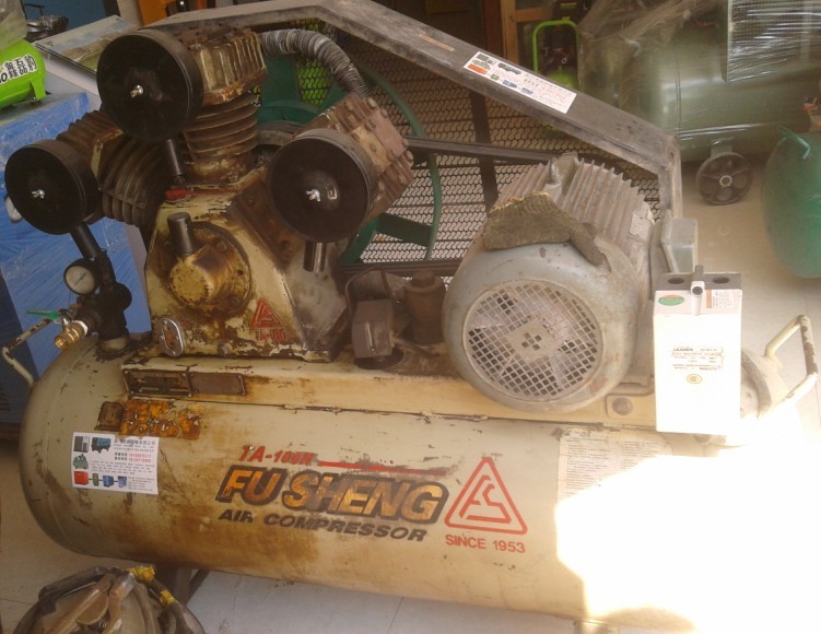 二手螺桿式、活塞機(jī)空壓機(jī)出租出售